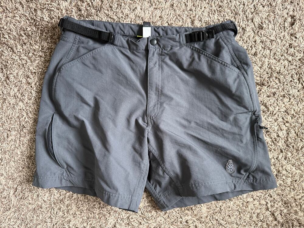 Novara Cycling Shorts Men Size XL Gray Padded Long Distance Bike